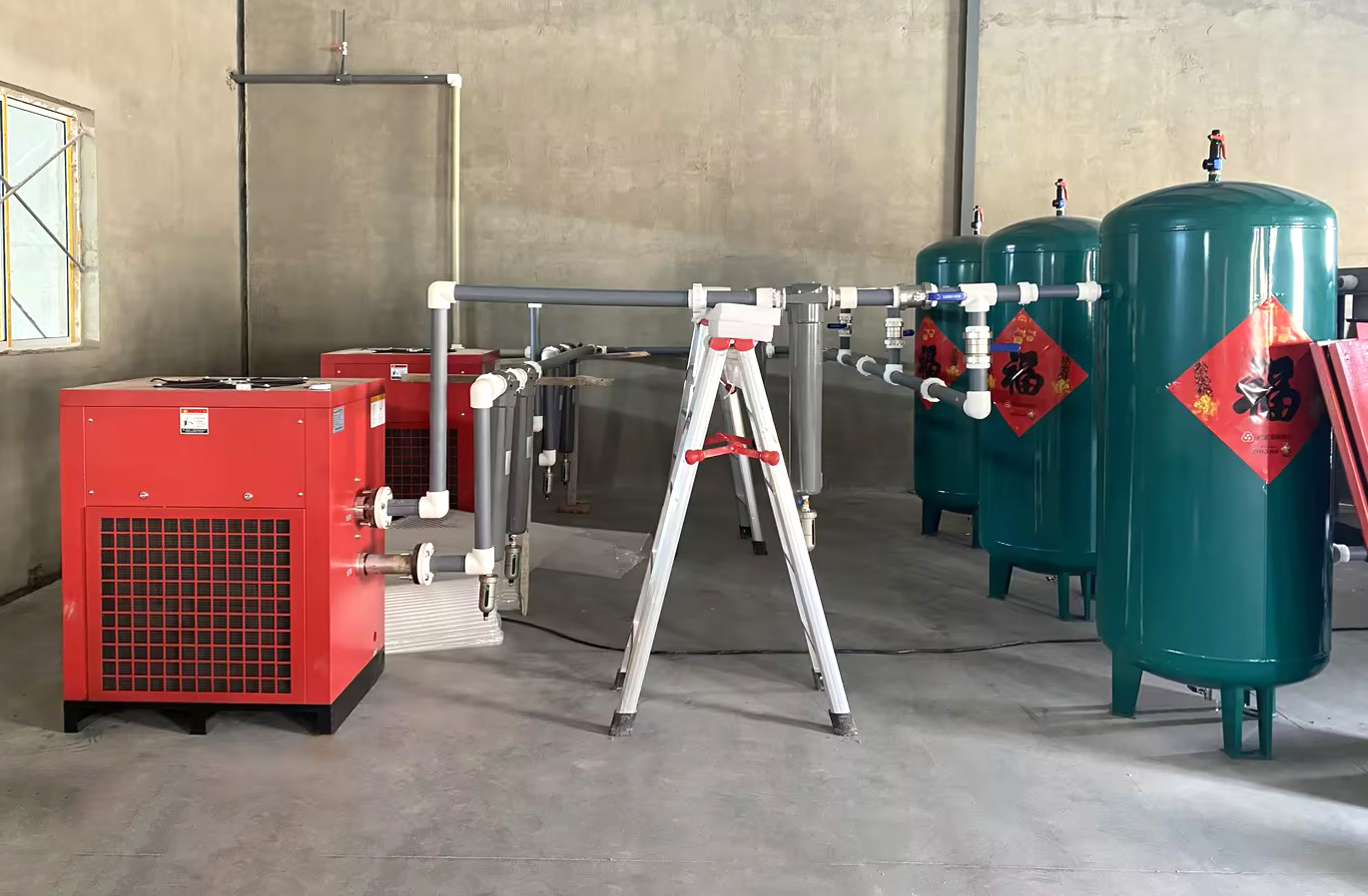 设备升级的案例在畜牧业中升级：双螺钉（90kW）空气压缩机如何帮助企业实现高效和节能的生产？