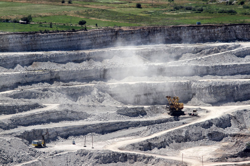 空气压缩机在采矿过程中起什么作用？